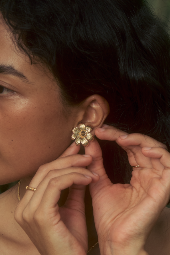 Flower-heavy Tahiti with detachable earrings