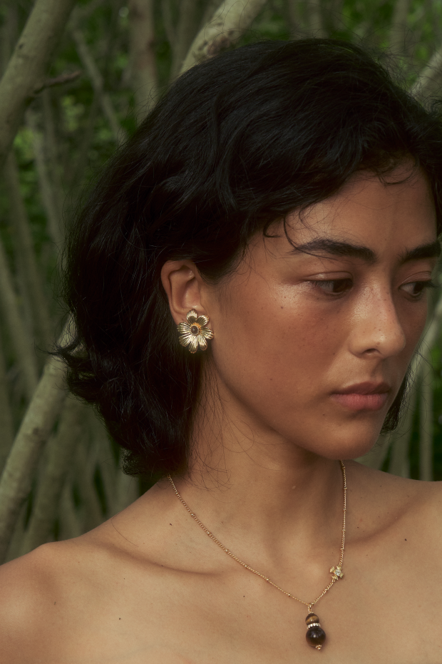 Flower-heavy Tahiti with detachable earrings